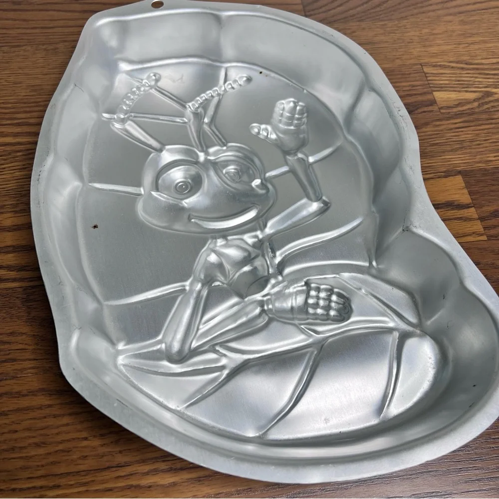 Wilton 1998 Disney Pixar Bugs Life Flik Cake Pan